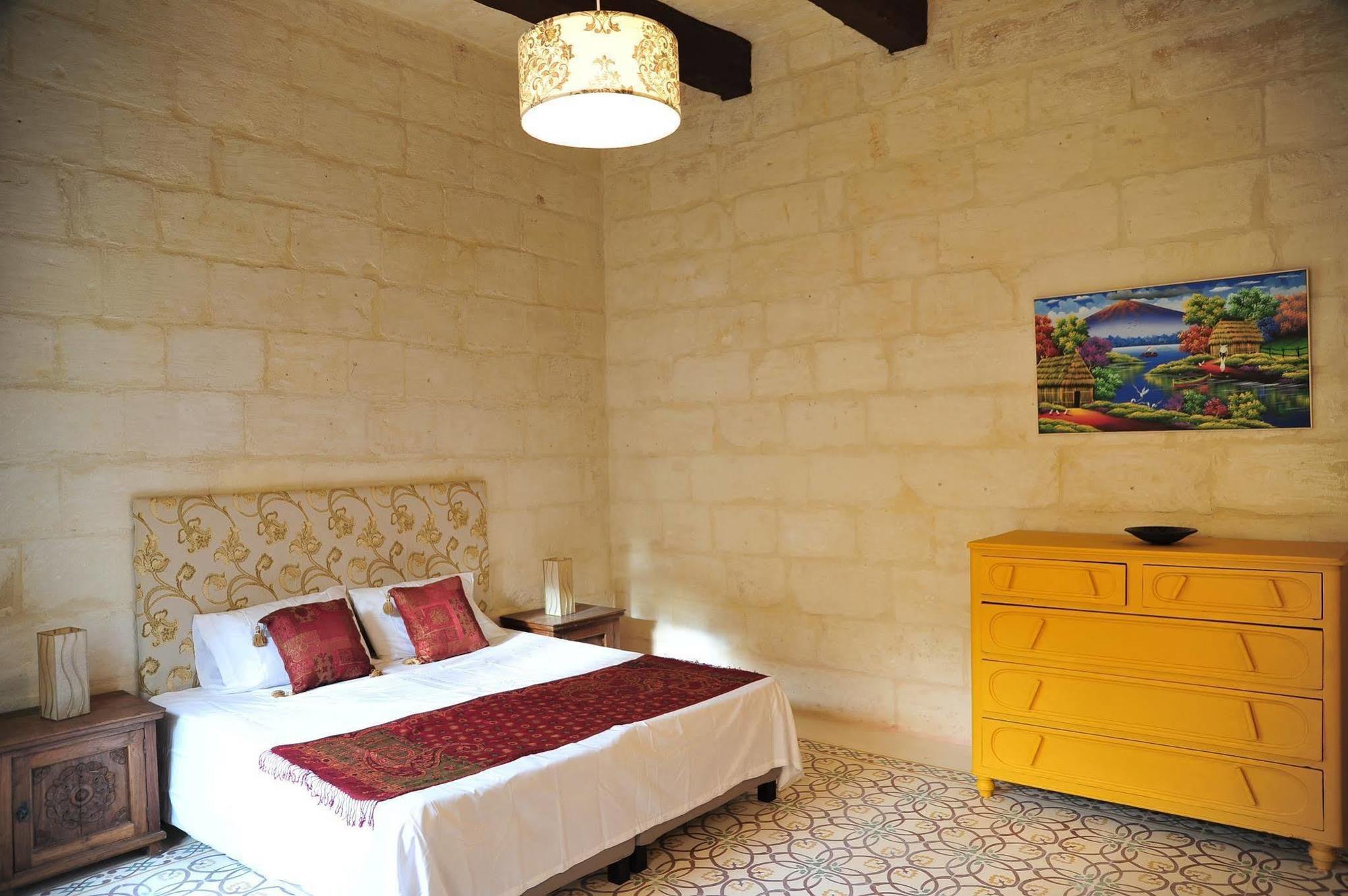 The Stonehouse Bed & Breakfast Saint Julian's Eksteriør bilde